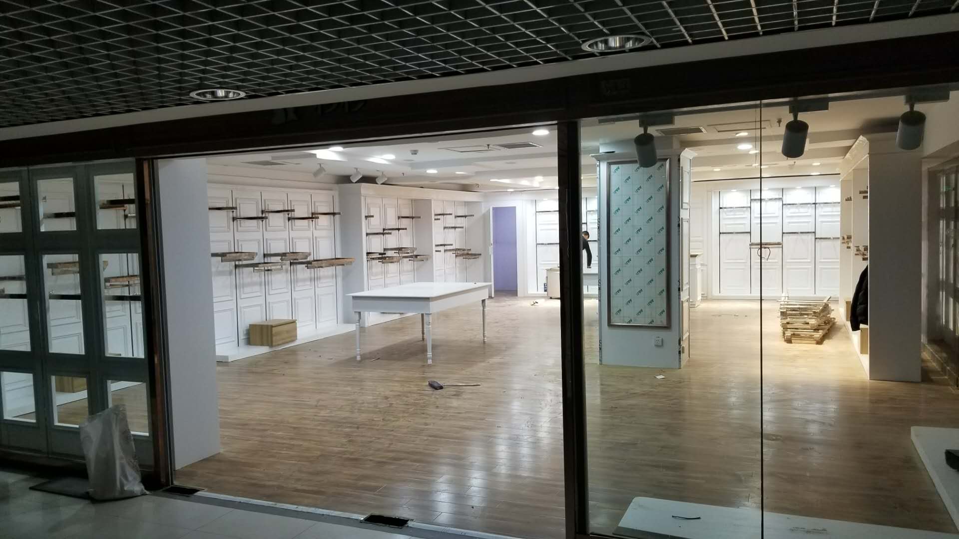 男装展柜哪家做的好价格低