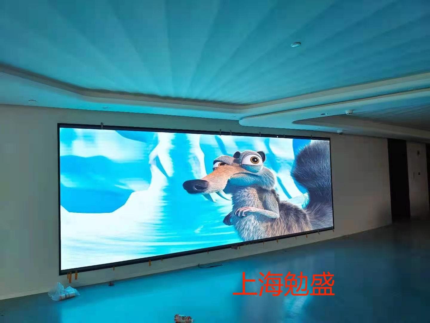 关于全彩LED显示屏进行日常的维护工作